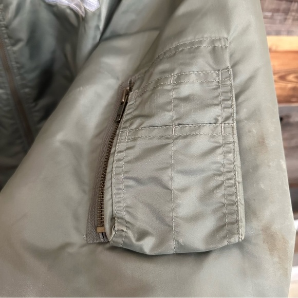 Vintage Bomber Jacket XS Warner Brothers Studio Store Looney Tunes Green Zipper - Picture 12 of 14